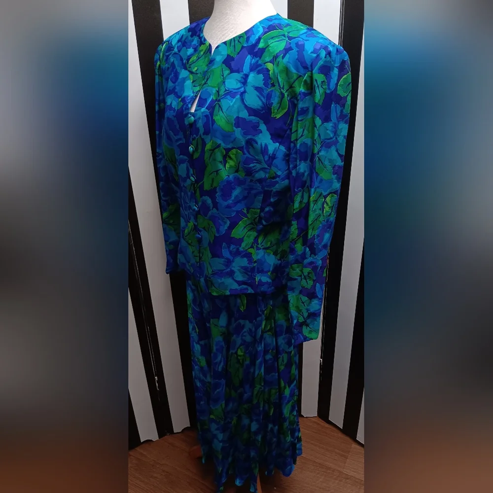 Adrianna Papell silk 2pc set - Picture 5 of 10